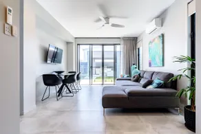 Luxurious beachside home (entire first floor) - Image 5