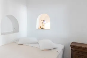 Traditional Family Villa with Caldera View - Image 3