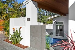 LUXURY POOL VILLA • 3 King Bed Suites • Walk to beaches and Fremantle City - Image 2