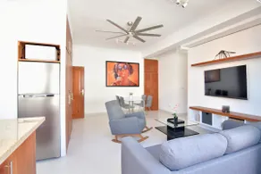 Bright & Clean 2BR in BEST Colonial Zone Location - Image 2