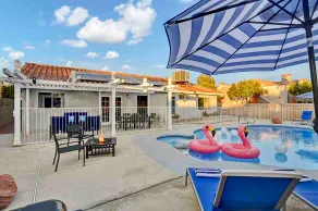 Blissful Pool House 7mi to Strip - Image 4