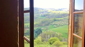 Ancienne ferme en pierre, rénovée avec goût, au cœur des monts du Lyonnais - Image 4