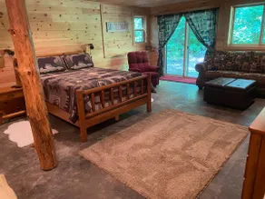 Tranquil Cabin Escape-Surrounded by Nature - Image 4