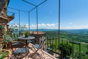 Tuscan Hilltop Getaway - Image 5