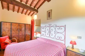 Scenic Stay in Restored Retreat - Image 4