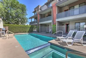 Be Our Guest-Steps away from Old Town & Spacious! - Image 4