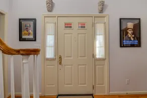 Visit Ogunquit! Large home. Walk to town + beaches - Image 3