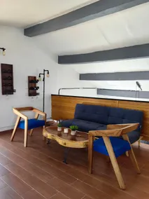 Urban-style cabin - Image 5