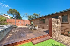 Sunset Beach House near the Clifftops - Image 4