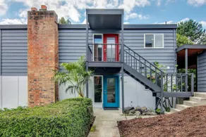 Downtown Kirkland - Luxury 3rd Street Retreat - Image 3