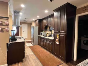 Roomy 6BR for Group Trips Near COTA & ATX Hotspots - Image 2