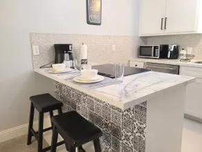 Super clean 1- bed guest house with free parking - Image 4