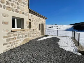 Saint-Sauveur-de-Ginestoux: Gîte with a view - Image 2