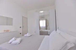 IzzHome Lagoon - Image 3