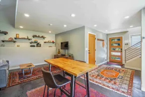 Modern Oasis in Ballard. New cottage w/ 1.5 baths - Image 3