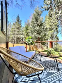 Compass SOUTH! A Boho Bungalow • Fast Wi-Fi • A/C - Image 5