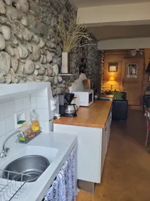 Characterful 2-bedroom home with Château views - Image 2