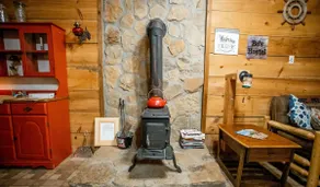 Rustic Cabin Moonshiners Retreat Cabin - Image 4