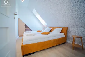 Mosaic apartment with fireplace and balcony - Image 3
