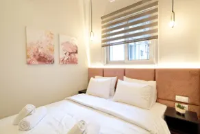 Spacious 4 Bedrooms Apartment, walk to metro - Image 2