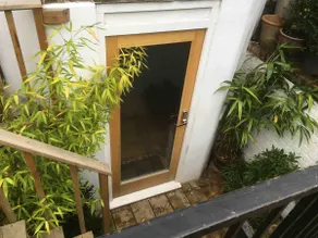 Self-contained, private entrance, near city centre - Image 4