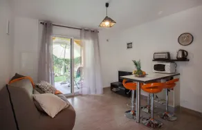 Two rooms, swimming pool, 1.5 km from St-Florent *** - Image 2