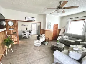 Pet friendly house with 3 king beds and fenced in back yard. - Image 5