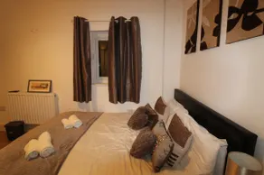 PearTree House - Image 2