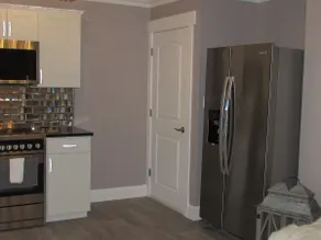Luxurious remodeled home !! - Image 5