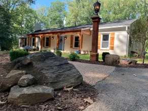 Bamboo Cottage, 22acres with a Pond - Image 2