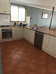 Amdena Holiday Home - Image 5