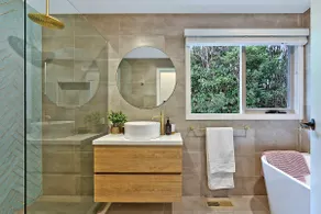Black Salt Beach House Rye - Image 5