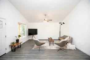 Farmville Modern Farmhouse - Image 5