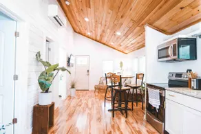 Bekah’s Bay Bungalow(located outside of Beaufort) - Image 2