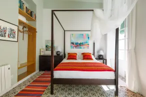 Rodrigo Triana 3. Duplex com 2 quartos, 2 casas de banho, pátio e terraço comum - Image 4