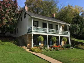 Beautiful Miner's Cottage in a Garden - Image 3