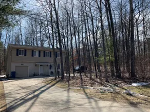 Large, cozy home for year-round recreational use - Image 3