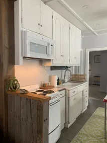 Downtown Apartment A - Image 2