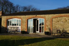 Garth Cottage-spacious family and dog friendly, two bedrooms both with ensuites. - Image 2
