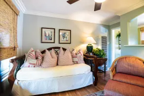 1 bed/1 bath-Delphinium Apt - Image 4