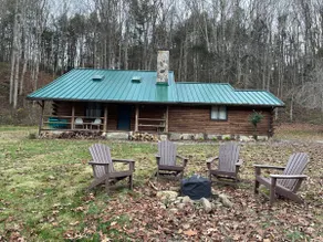 Creekside Cabin in the Mountains - Image 2