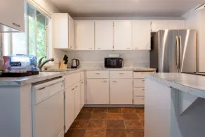 4BR home close to Nike, Intel, MAX transit - Image 2