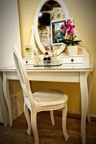 George’s Studio - Image 4