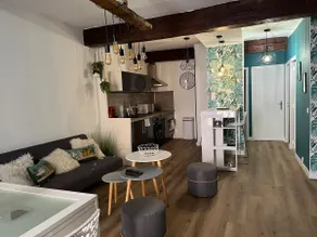 Lovely place with balcony - Image 2