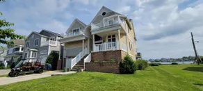 Waterfront beachouse - Image 2