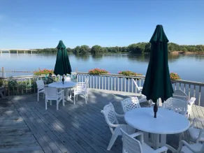 Large Home on Mississippi River - Image 4