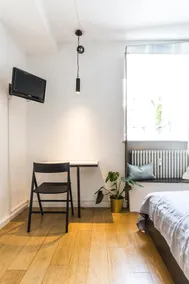 Apartment with terrace in renovated old building - Image 3