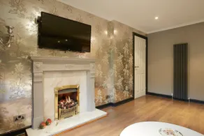 Exclusive 2 Bed English Cottage with Quaint Garden - Image 4