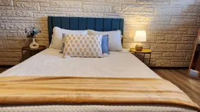 Spacious condo roof-top deck sleeps 6 - Image 3