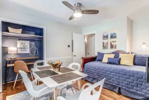 Bit o’ Raleigh Bungalow-Cozy-Close to DT-HappyPets - Image 3
